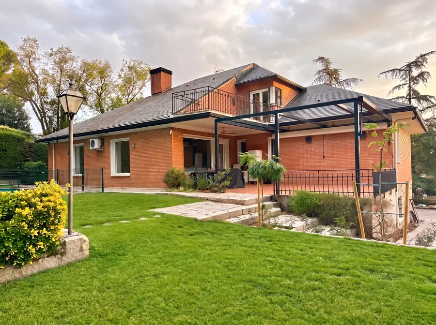 Chalet con jardín y porche en Santo Domingo
